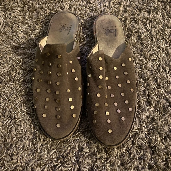 Beek mules. - Picture 2 of 4